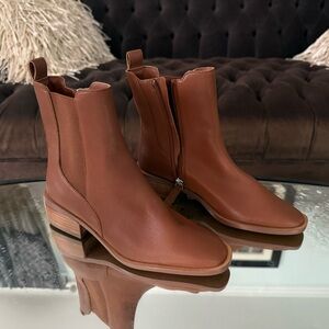 Elegant Brown Ankle Boots NWOT
